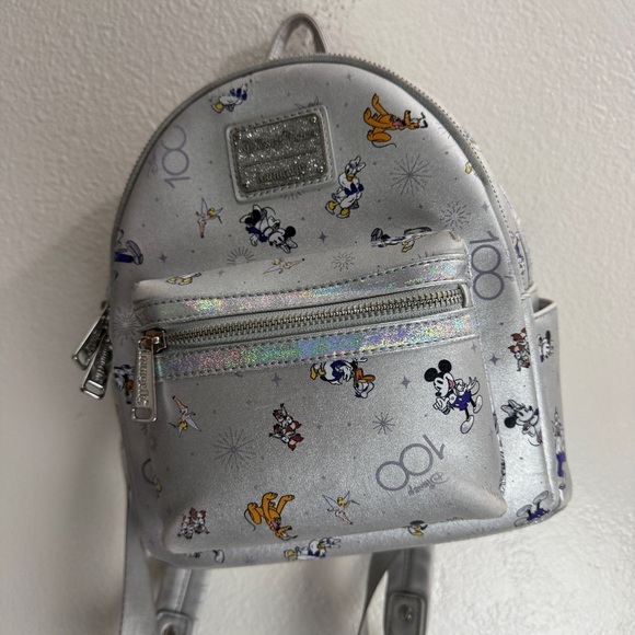 Disneyland 100 Anniversary Vintage Back Pack - Picture 2 of 10